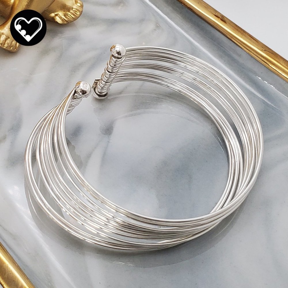Wire bracelet